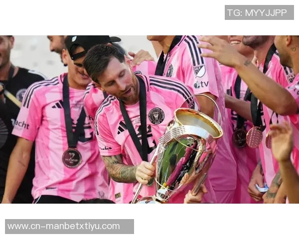 迈阿密与温哥华主帅合影预热美职联总决赛精彩对决即将上演